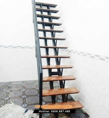 Làm cầu thang sắt tại Quận 12
