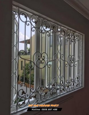 Làm khung sắt bảo vệ cửa sổ tại TPHCM