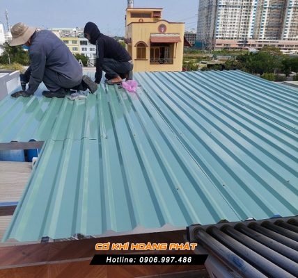 Báo giá lợp mái tôn sân thượng tại Quận 2