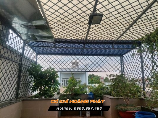 Chuồng cọp ban công