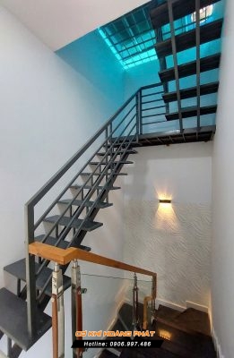 Thợ làm cầu thang sắt tại Hóc Môn