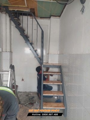 Làm cầu thang sắt giá rẻ tại Đồng Nai