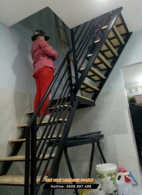 Làm cầu thang sắt giá rẻ tại Đồng Nai