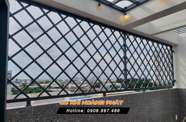 Làm khung sắt bảo vệ tại Long Thành Đồng Nai