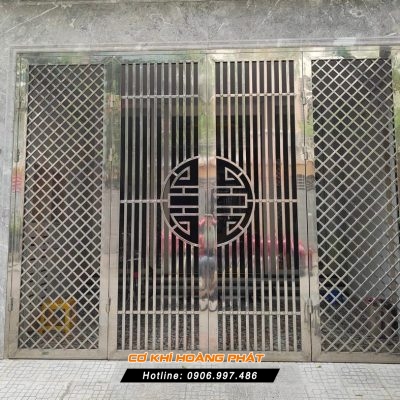 Làm cửa cổng inox tại Quận 3