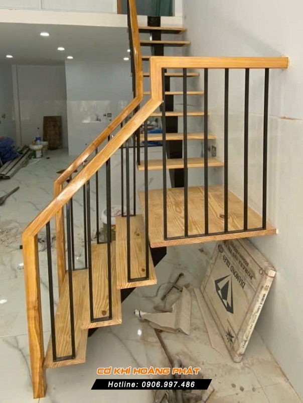 Làm cầu thang sắt tại quận Bình Tân