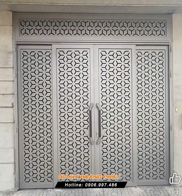 Làm cửa cổng sắt trượt quay tại Quận 3