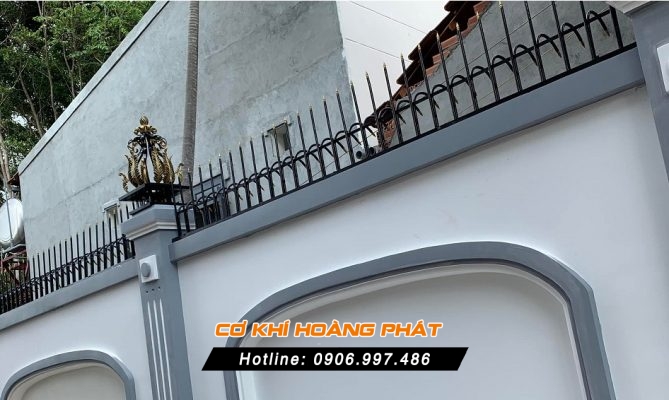 Làm hàng rào sắt tại Bình Phước