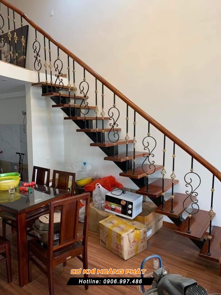 Làm cầu thang sắt tại phường Tân Đông Hiệp