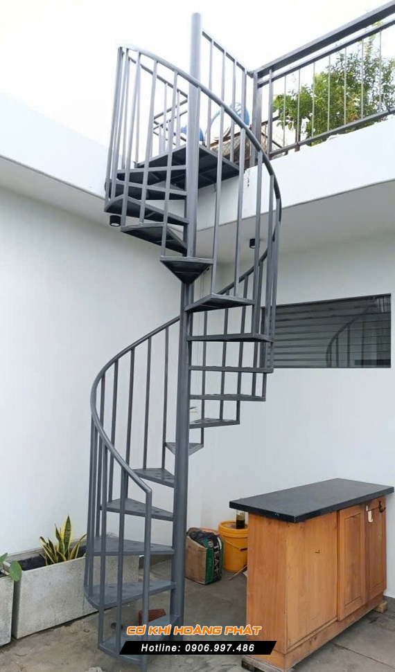 Làm cầu thang sắt tại phường Tăng Nhơn Phú