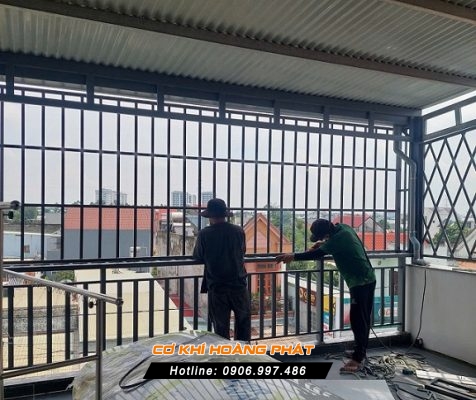 Làm khung sắt bảo vệ tại phường Tân Đông Hiệp